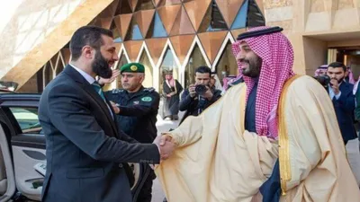 گفت‌وگوی تلفنی بن‌سلمان و الجولانی/ ولیعهد عربستان: تأکید بر اعتماد ریاض به توان دولت دمشق در مقابله با فتنه‌های داخلی/ تمجید از تلاش‌های «الجولانی» برای ادامه روند اصلاحات و بازسازی در سوریه/ محکومیت حملات اخیر رژیم صهیونیستی