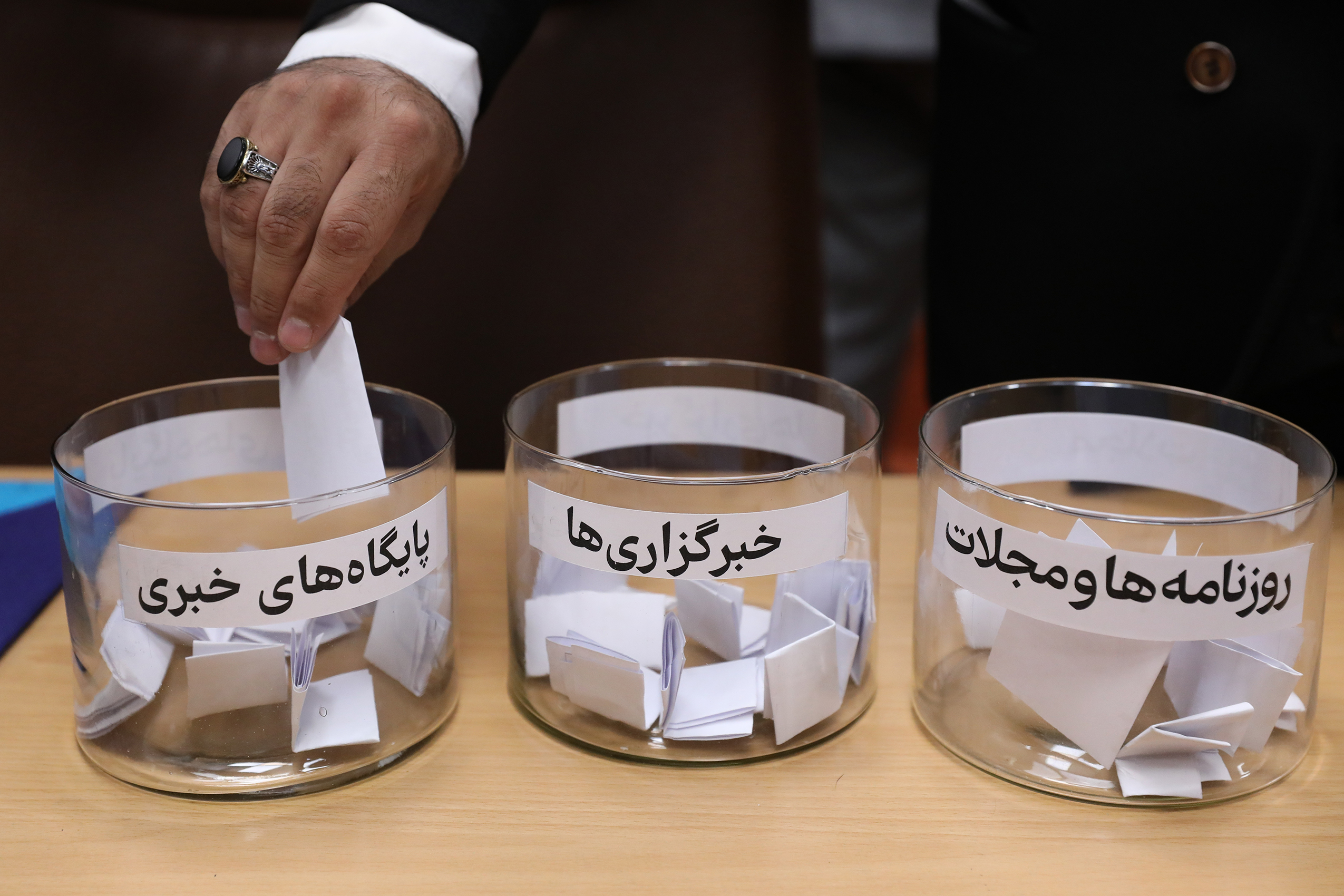 تصاویر: نشست خبری پزشکیان با جمعی از اصحاب رسانه