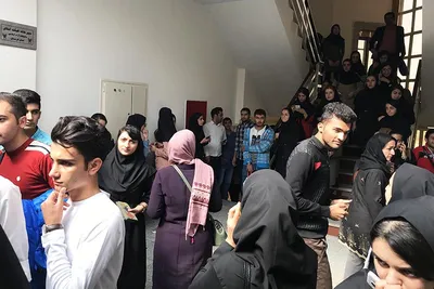 دانشجویان دانشگاه آزاد بر سر دوراهی؛ یا خطر ابتلا به کرونا یا حذف درس و ترم و تحمل یک هزینه سرسام آور!