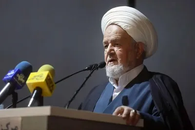 رئیس دفتر عقیدتی سیاسی فرمانده کل قوا خطاب به استاندار مازندران: غلط می‌کنی حجاب را قبول نداری! این حکومت، جمهوری اسلامی است / اگر من جای آن نگهبان استانداری بودم، اجازه ورود این فرد به استانداری را نمی‌دادم / کسانی آمده‌اند در جایگاه قوه مجریه نشسته‌اند که اصلاً اصول و احکام خدا را قبول ندارند و آن را مسخره می‌کنند