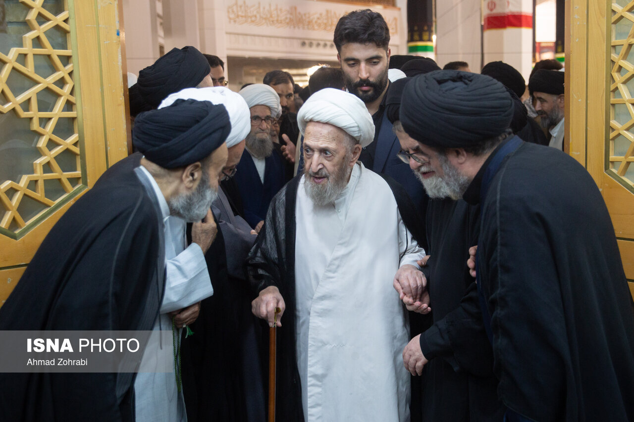 تصاویر: مراسم ترحیم آیت الله شبیری زنجانی در حرم حضرت فاطمه معصومه(س)