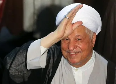 خاطرات هاشمی رفسنجانی، ۲ مرداد ۱۳۸۰:‍ [جمهوری] آذربايجان منطقه نفتى البرز در درياى خزر را به شركت‌‌هاى غربى واگذار كرده؛ به دستور رهبرى، نيروى هوايى ايران مانع كار آنها شده و از محل رفته‌اند؛ احتمال بروز حوادثى هست