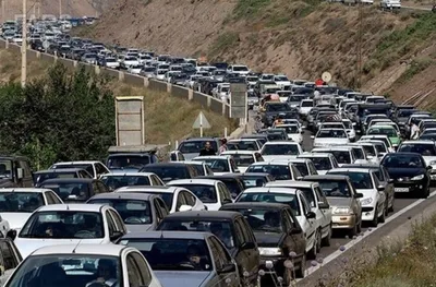 آخرین وضعیت جاده‌های پر تردد کشور/ راهداری: جاده چالوس و آزادراه تهران_شمال یک‌طرفه شد/ محور‌های شمالی فاقد هرگونه مداخلات جوی هستند/ ترافیک سنگین در آزادراه تهران - کرج – قزوین