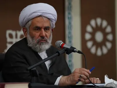  طائب: دشمن قصد دارد چالش‌ با ایران را به دانشگاه و مدارس بکشاند / اگر ما منتظر باشیم که پدافندی رفتار کنیم منفعتی نخواهیم داشت؛  باید از فرصت‌ها استفاده کنیم