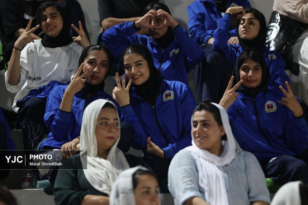 تصاویر: دربی پیشکسوتان استقلال و پرسپولیس در کیش