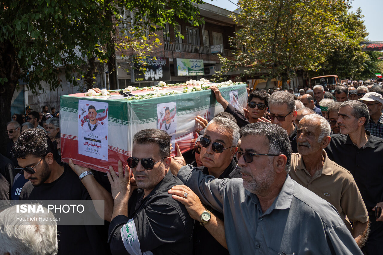 تصاویر: تشییع پیکر دریانورد شهید «نیما مرادی» - بندرانزلی