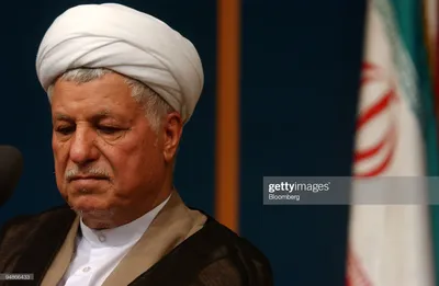 خاطرات آیت الله هاشمی رفسنجانی، ۱۳ بهمن ۱۳۷۷: رفیق دوست درمورد دلار ۹۰۰ تومانی اظهار نگرانی کرد / گفت به زنگنه توصیه کنید با انتقال بعضی طرح‌های مهمی نفتی به بنیاد جانبازان موافقت کند