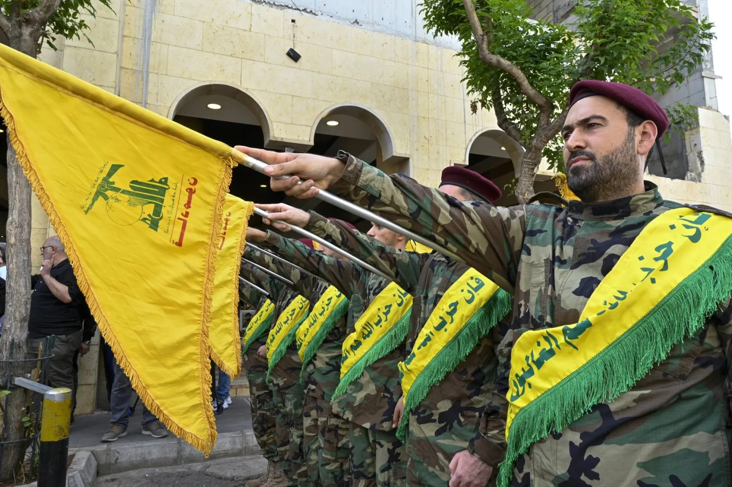 رویترز به نقل از یک مسئول در حزبالله لبنان: ایران امضای توافق را به تعویق انداخت تا بر پایبندی اسرائیل به آتشبس در لبنان نظارت کند / حزبالله از زمان اعلام توافق ایران و آمریکا هیچ عملیات نظامی انجام نداده رویترز به نقل از یک مسئول در حزبالله لبنان: ایران امضای توافق را به تعویق انداخت تا بر پایبندی اسرائیل به آتشبس در لبنان نظارت کند / حزبالله از زمان اعلام توافق ایران و آمریکا هیچ عملیات نظامی انجام نداده