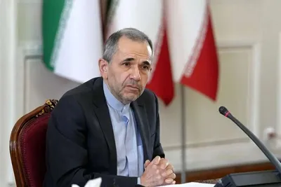 تخت‌روانچی، معاون سیاسی وزیر خارجه: هنوز درباره ایده «کنسرسیوم» به جمع‌بندی نرسیده‌ایم/ سوالات زیادی درباره این موضوع مطرح است؛ مانند اینکه آیا کشوری می‌تواند فقط سرمایه‌گذاری کند و دخالتی در امور جاری و عملیاتی نداشته باشد یا خیر؟/  اصل غنی‌سازی در داخل ایران در صورت وجود «کنسرسیوم»، یکی از خطوط قرمز کشور است و هر گزینه دیگری از دید ما مردود است