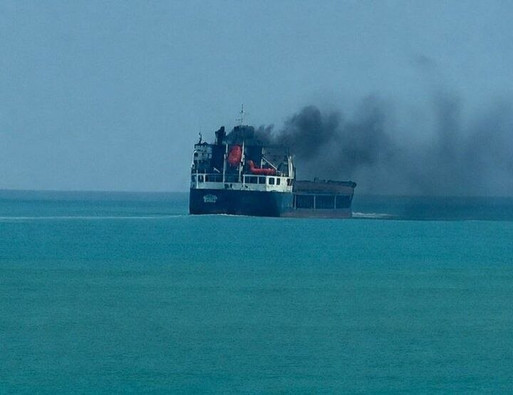 بریتانیا: یک کشتی در مسیر جنوبی تنگه هرمز مورد اصابت قرار گرفت/ معاون دفتر رئیس‌جمهور: ادعای استعفای پزشکیان کذب محض است/ ترامپ: در مذاکرات با ایران محدودیت زمانی ندارم