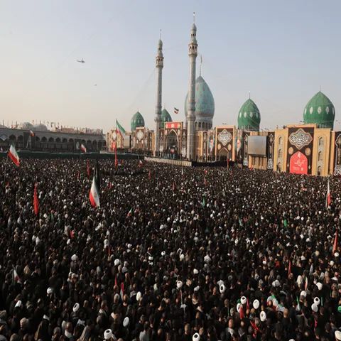 تصاویر: اقامه نماز بر پیکر رهبر شهید انقلاب در مسجد مقدس جمکران